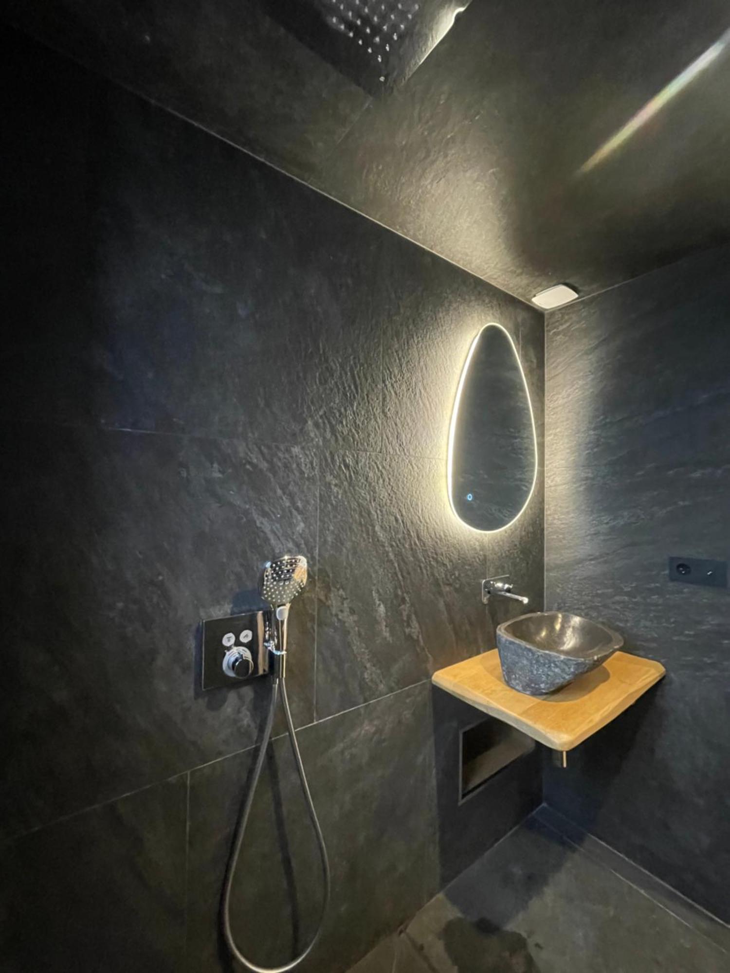 Apartmán Apparemment Niche Dans Les Arbres Narbonne Exteriér fotografie